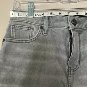 Simply Vera Vera Wang Light Gray “Cutoff” Jean Shorts Size 6P